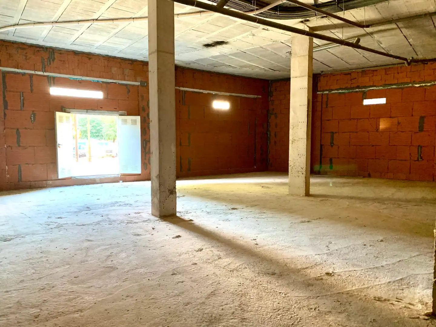 Local comercial en venda a AS-19, imagen 2