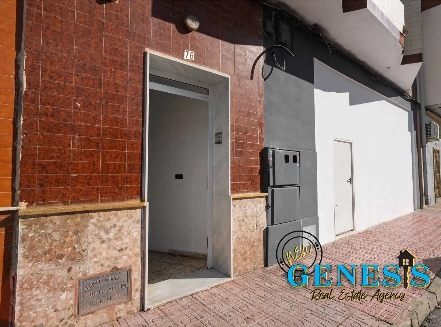 Vista exterior de Edificio en venta en Torrevieja
