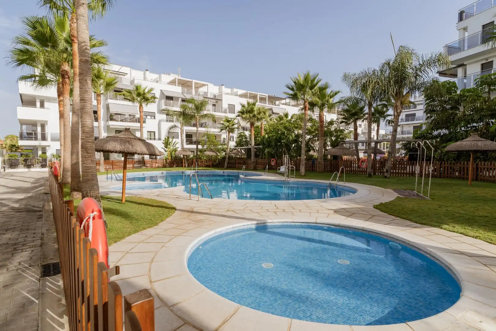 Vista exterior de Piso de alquiler en Motril con Aire acondicionado, Terraza y Trastero