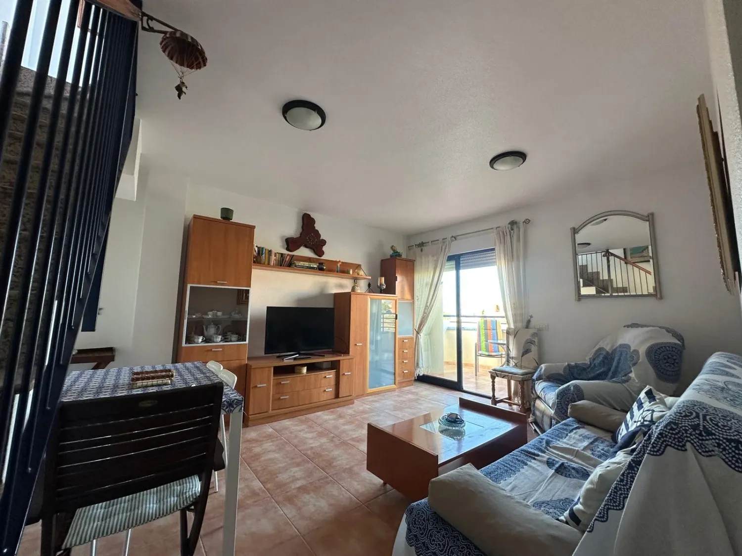 Sala d'estar de Apartament de lloguer en Mazarrón amb Aire condicionat, Terrassa i Moblat
