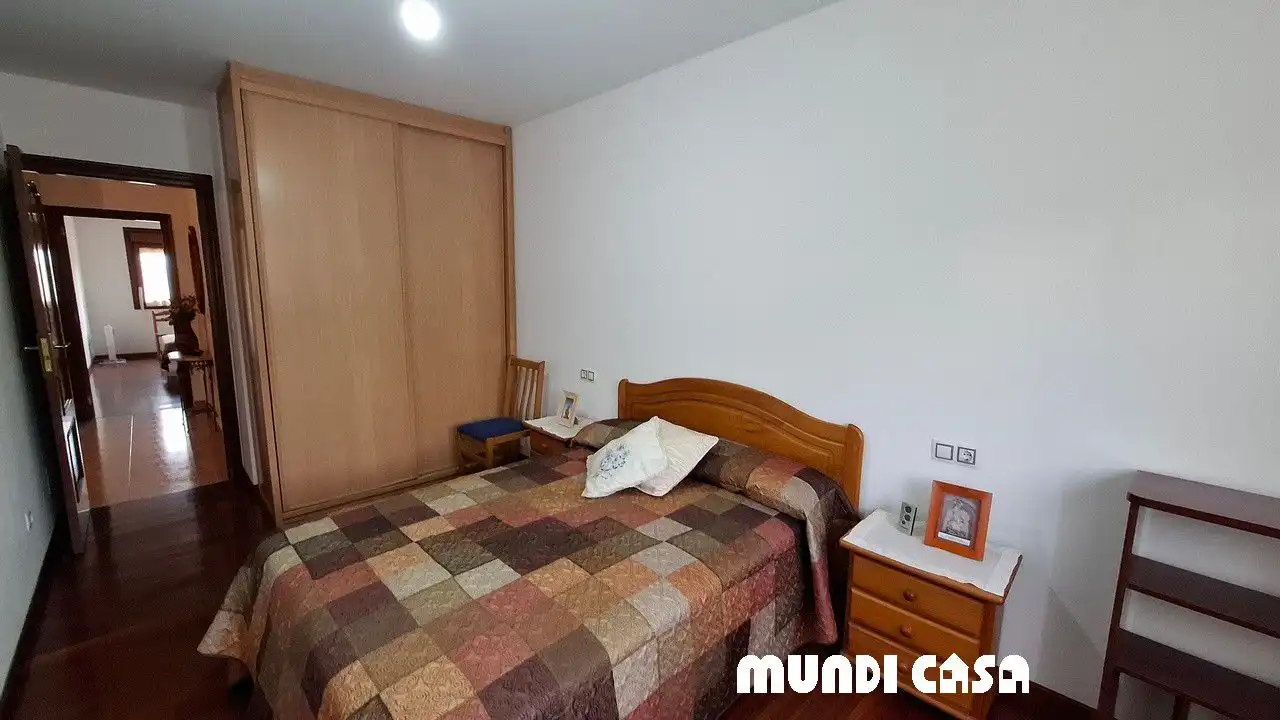 Schlafzimmer von Wohnungen zum Verkauf in Boiro mit Heizung, Terrasse und Abstellraum