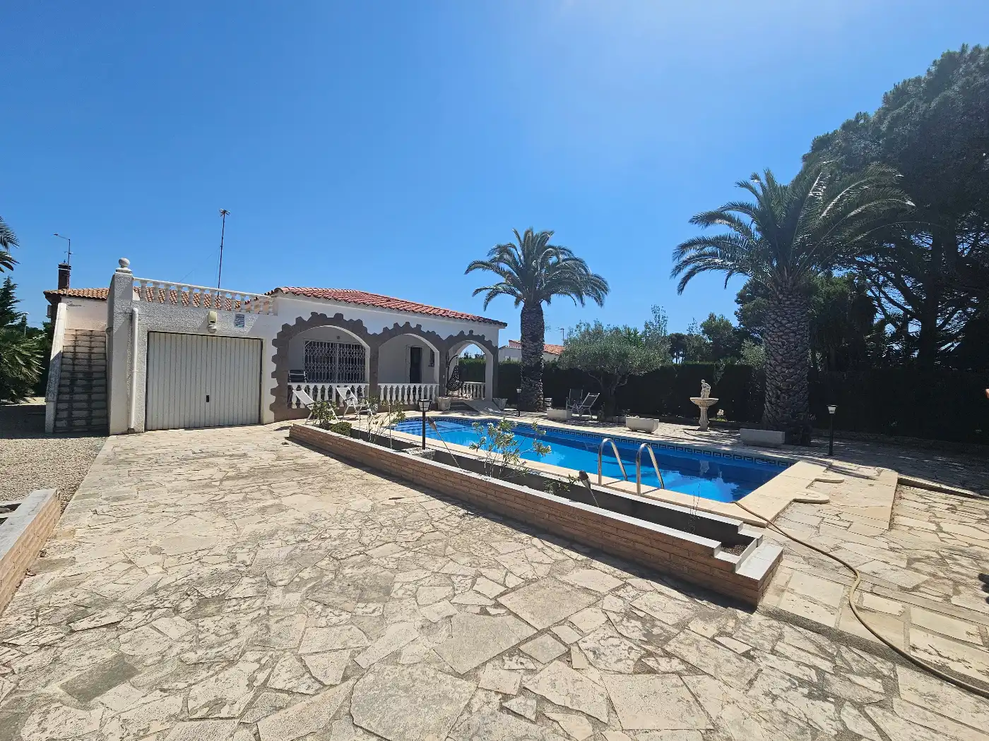 Chalet con terraza en venta en Calle Llevant, imagen 2