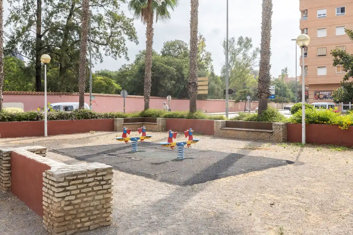 Vista exterior de Pis en venda en Burjassot amb Calefacció