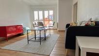 Living room of Flat for sale in Santiago de Compostela   with Oven and Washing machine