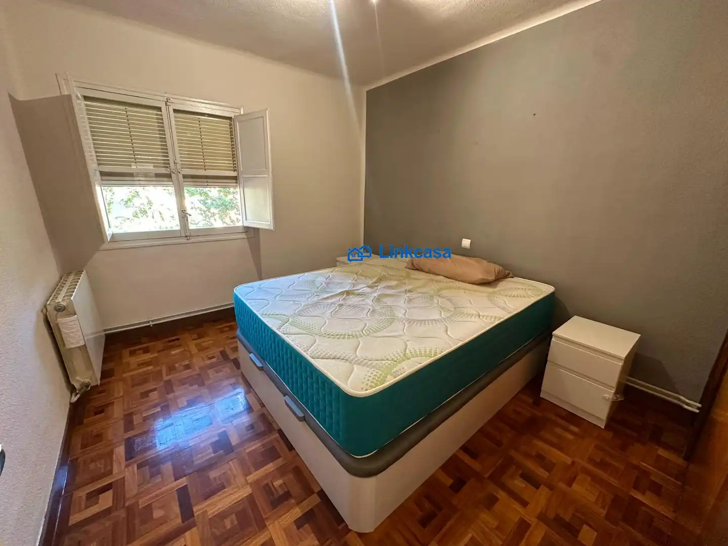 Habitación de Piso en venta en Madrid con Calefacción, Parquet y Terraza