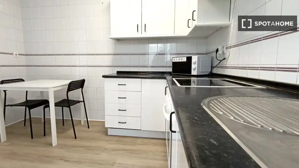 Cocina de Apartamento para compartir en El Puerto de Santa María con Aire acondicionado, Terraza y Amueblado