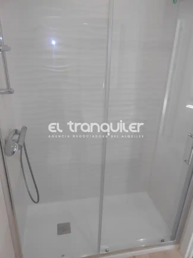 Baño de Piso en venta en Getafe con Terraza y Lavadora