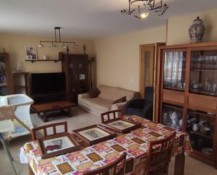 Sala d'estar de Casa adosada en venda en Seseña amb Calefacció, Terrassa i Traster
