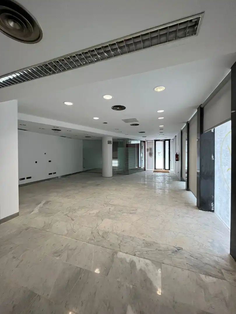 Commercial properties for sale in  Madrid Capital  with Air Conditioner