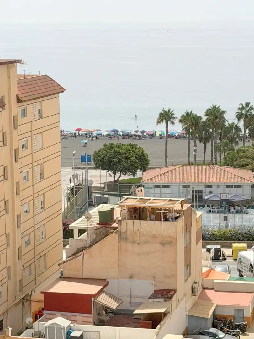 Vista exterior de Pis en venda en Vélez-Málaga amb Terrassa
