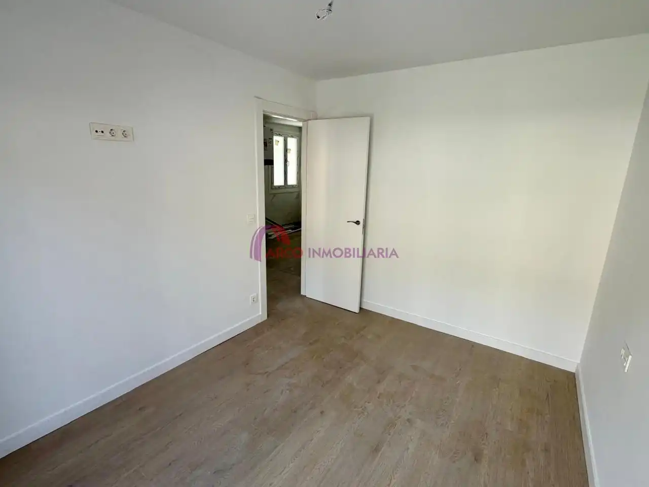 Dormitori de Apartament en venda en Burgos amb Calefacció i Balcó