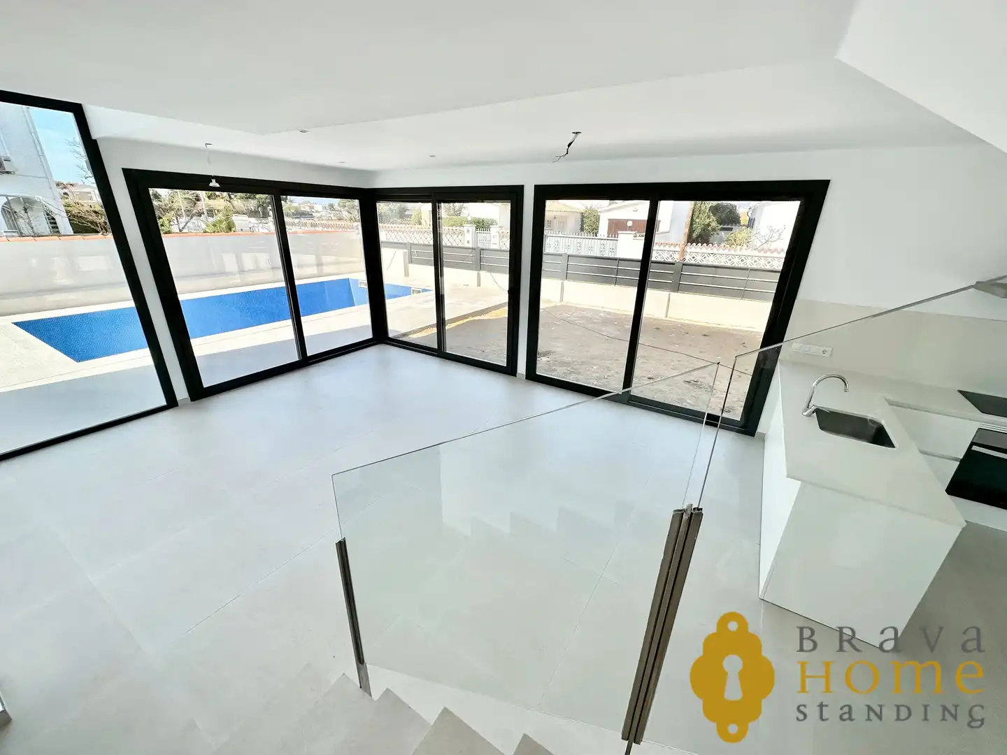 Houses for sale in Empuriabrava  with Air Conditioner, Heating and Private garden