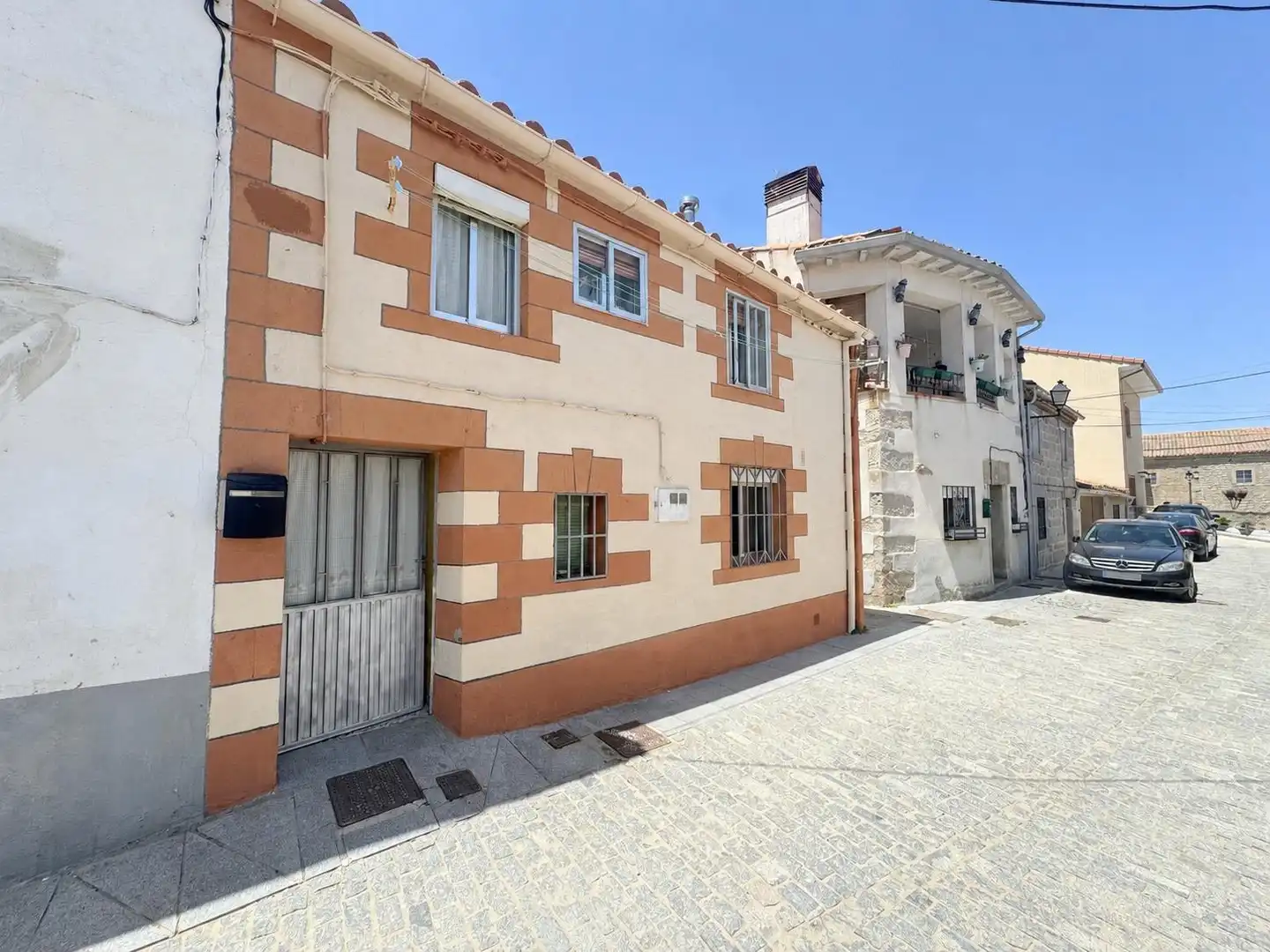 Exterior view of Houses for sale in Tornadizos de Ávila  with Heating