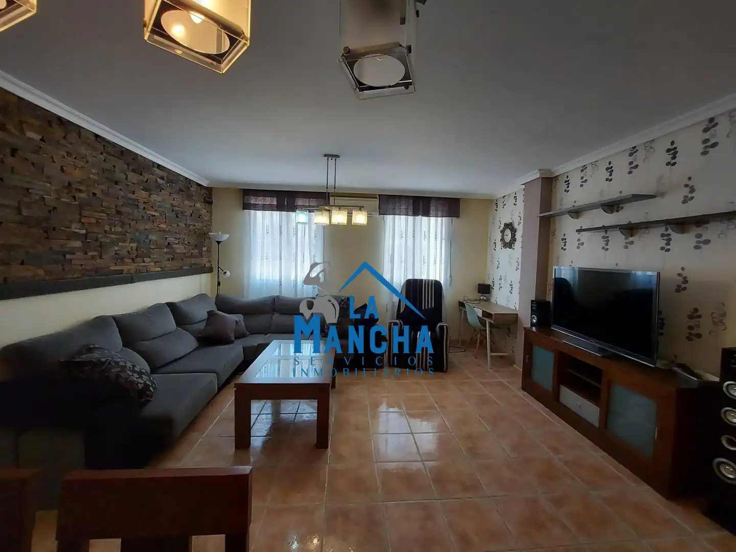 Wohnzimmer von Einfamilien-Reihenhaus zum Verkauf in La Gineta mit Abstellraum und Balkon
