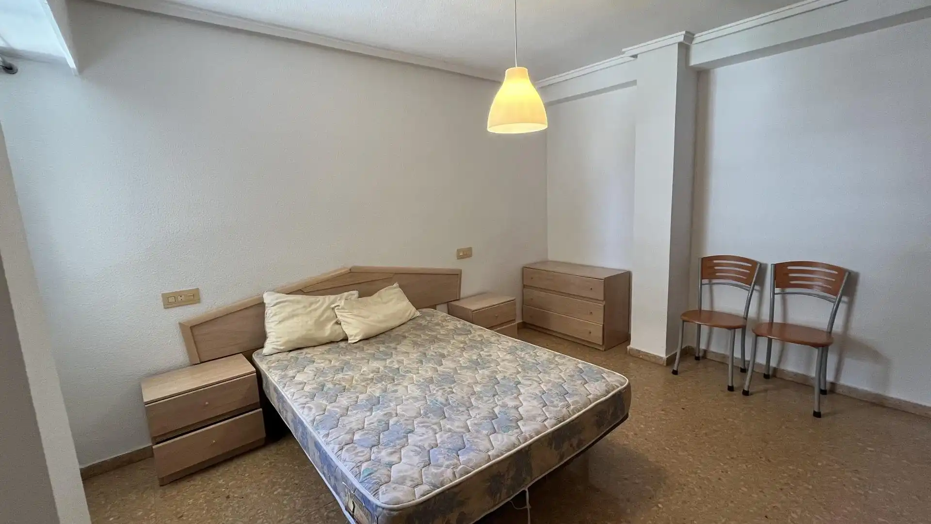 Bedroom of Apartments for rent in Valencia