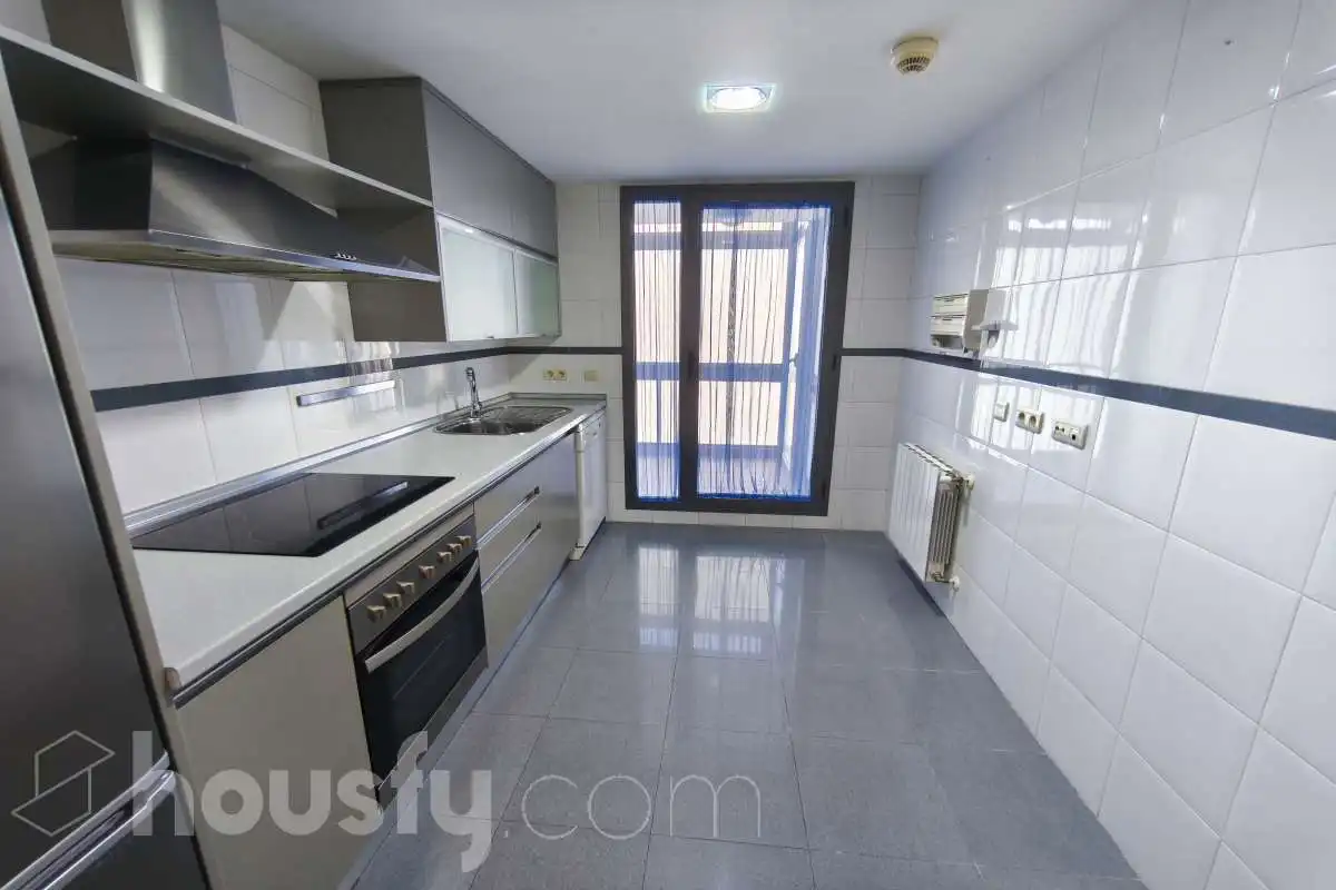 Wohnung zur Miete in Avenida de la Osa Menor, Sur - PAU 4