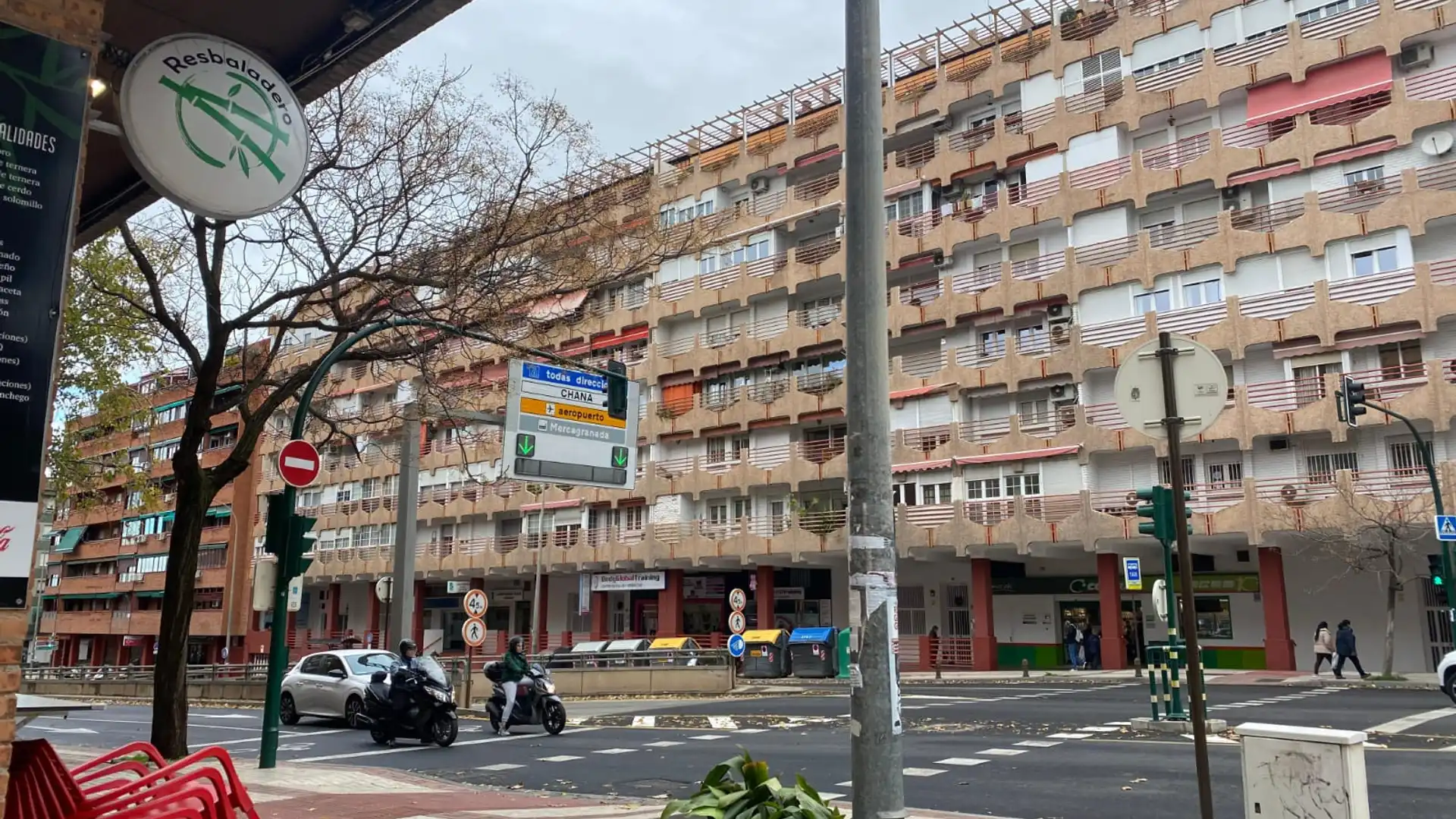 Vista exterior de Garatge en venda en  Granada Capital amb Alarma
