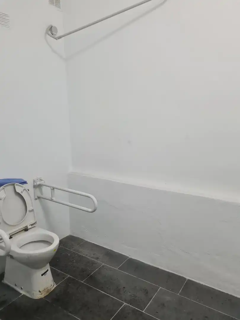Baño de Nave industrial de alquiler en Santa Cruz de Tenerife