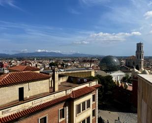 Exterior view of Attic for sale in Figueres  with Heating, Furnished and Oven