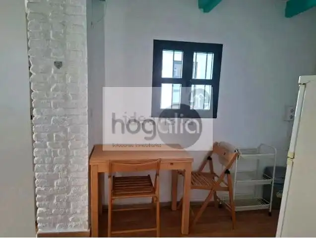 Habitación de Estudio de alquiler en Sevilla con Aire acondicionado, Terraza y Amueblado