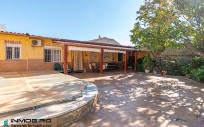 Vista exterior de Casa o xalet en venda en Valderrubio amb Aire condicionat i Piscina