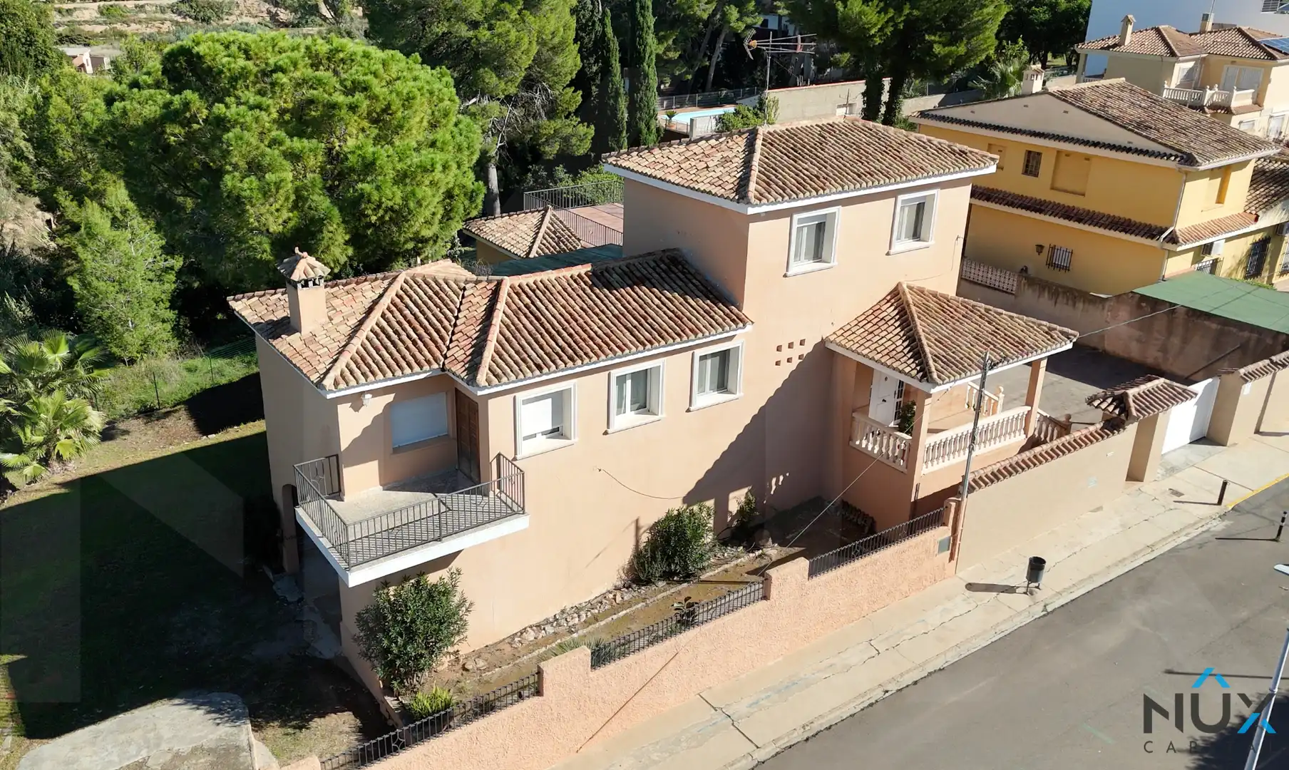 Vista exterior de Casa o xalet en venda en Riba-roja de Túria amb Aire condicionat, Calefacció i Jardí privat