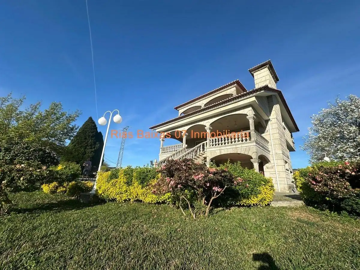 House with garden for sale in Mos, imagen 3