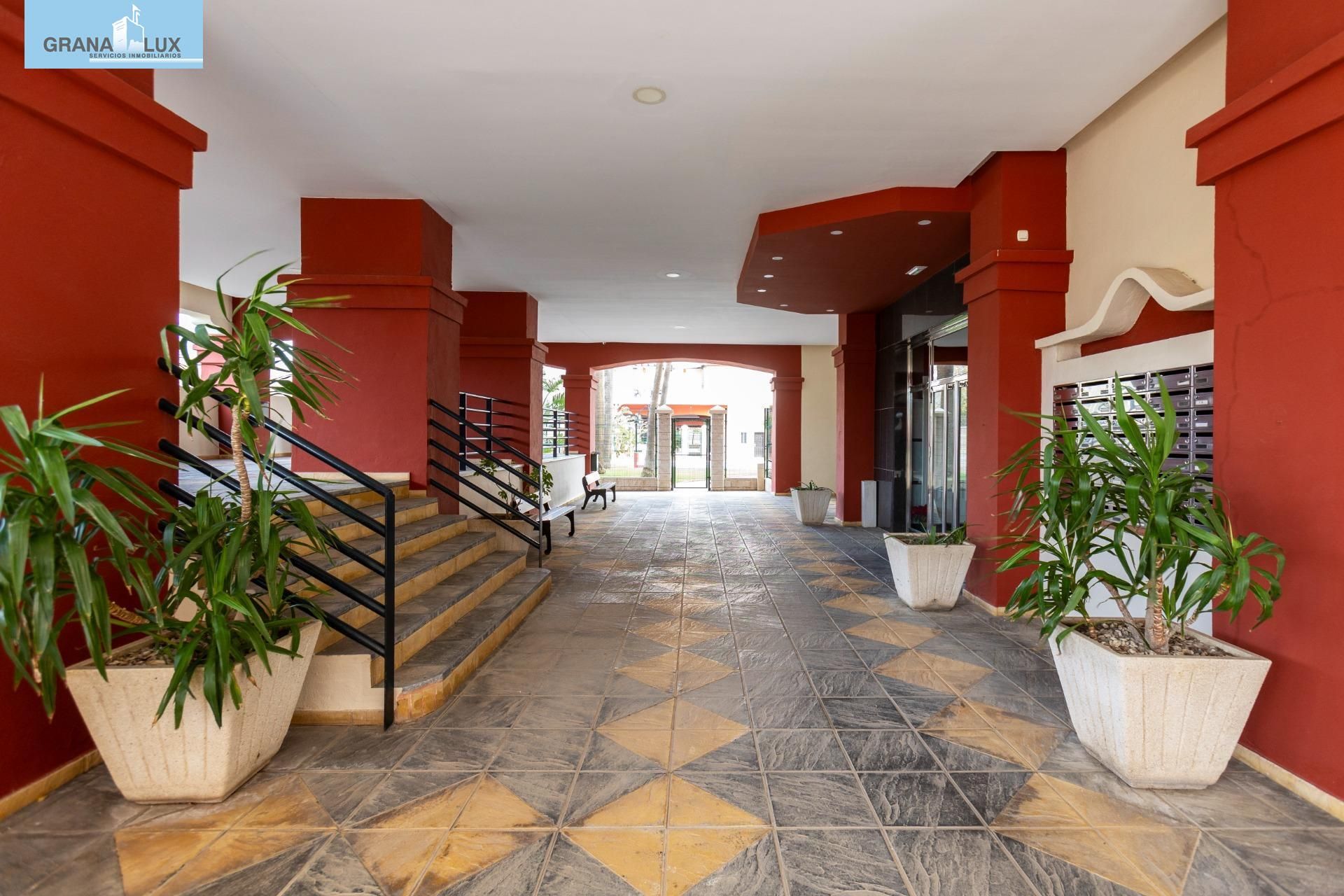 Àtic en venda en Motril amb Jardí privat, Terrassa i Piscina comunitària