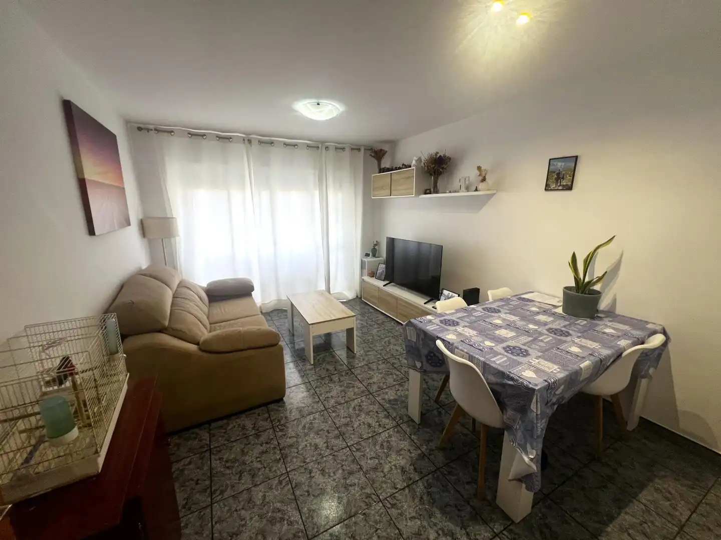 Sala de estar de Piso en venta en Vilanova i la Geltrú con Calefacción y Balcón