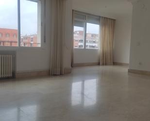 Sala d'estar de Pis de lloguer en Badajoz Capital amb Aire condicionat