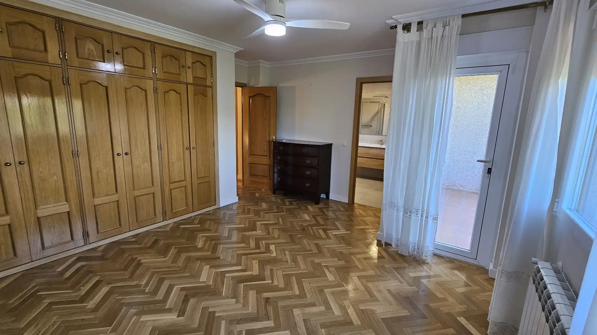 Casa adosada en venda en Las Rozas de Madrid amb Calefacció, Jardí privat i Parquet