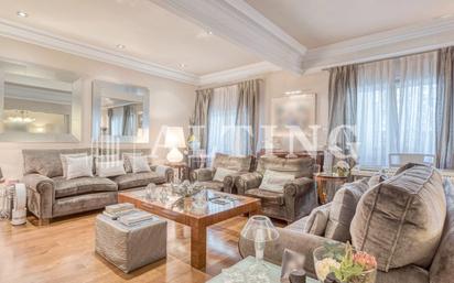 Living room of Flat for sale in  Barcelona Capital  with Air Conditioner, Heating and Terrace