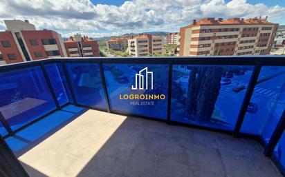 Vista exterior de Pis en venda en  Logroño amb Aire condicionat, Terrassa i Piscina