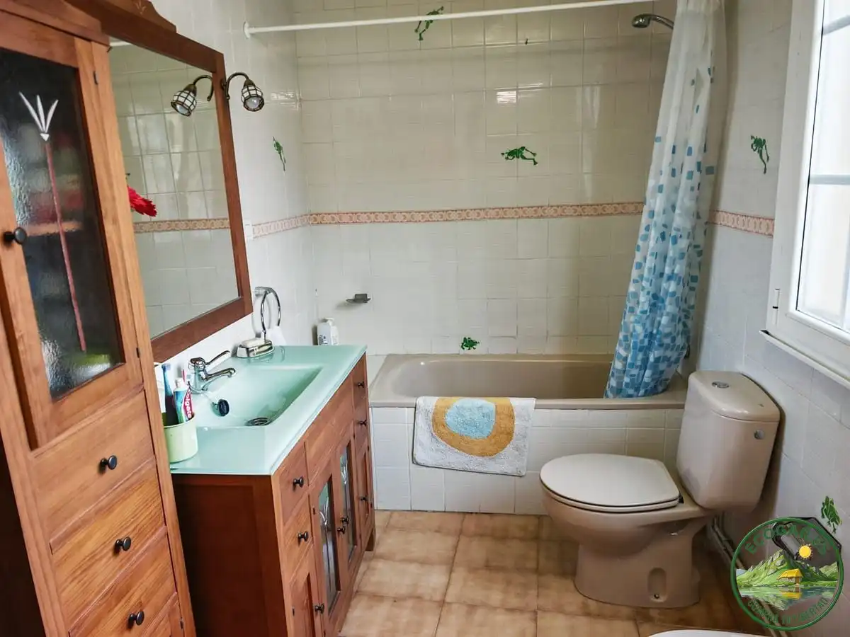 Baño de Casa o chalet en venta en Puente de Domingo Flórez con Calefacción, Jardín privado y Amueblado