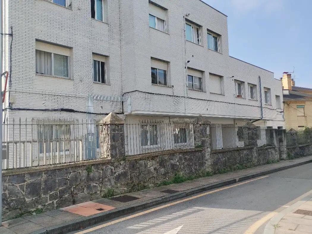 Vista exterior de Piso en venta en Cuatro Caminos