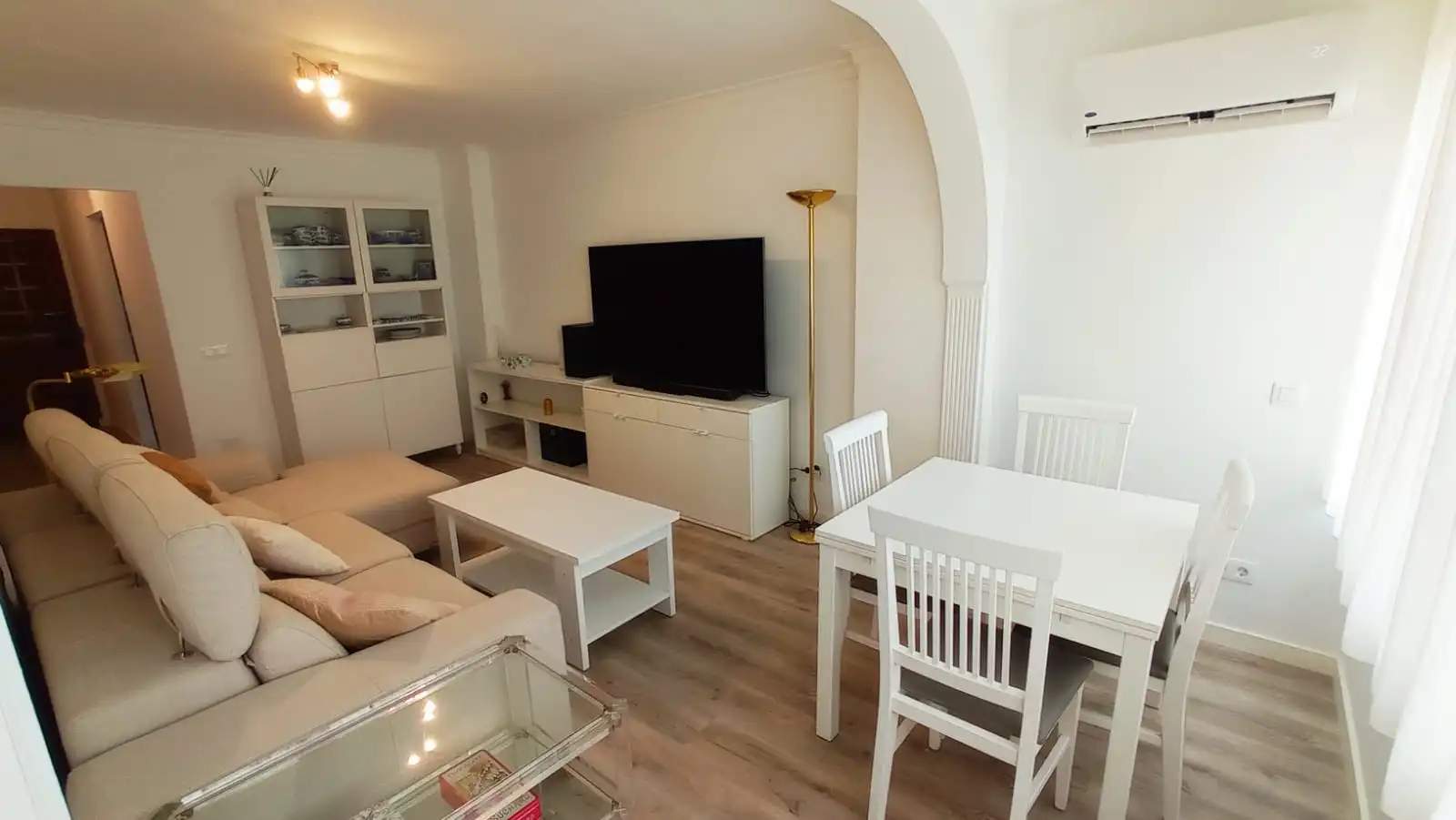 Sala d'estar de Pis en venda en Vélez-Málaga amb Terrassa i Piscina comunitària