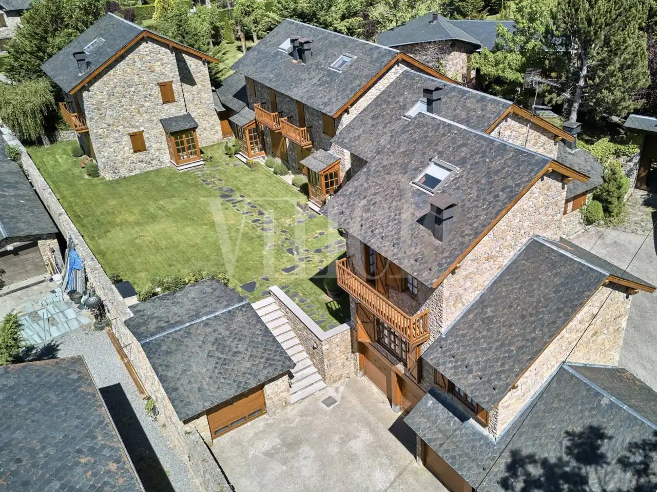 Vista exterior de Casa adosada en venta en Urús con Parquet y Terraza