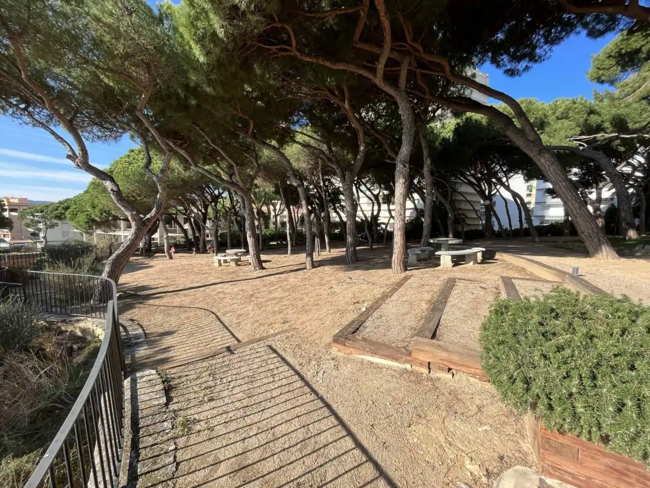 Vista exterior de Garaje en venta en Castell d'Aro, Platja d'Aro i s'Agaró con Alarma