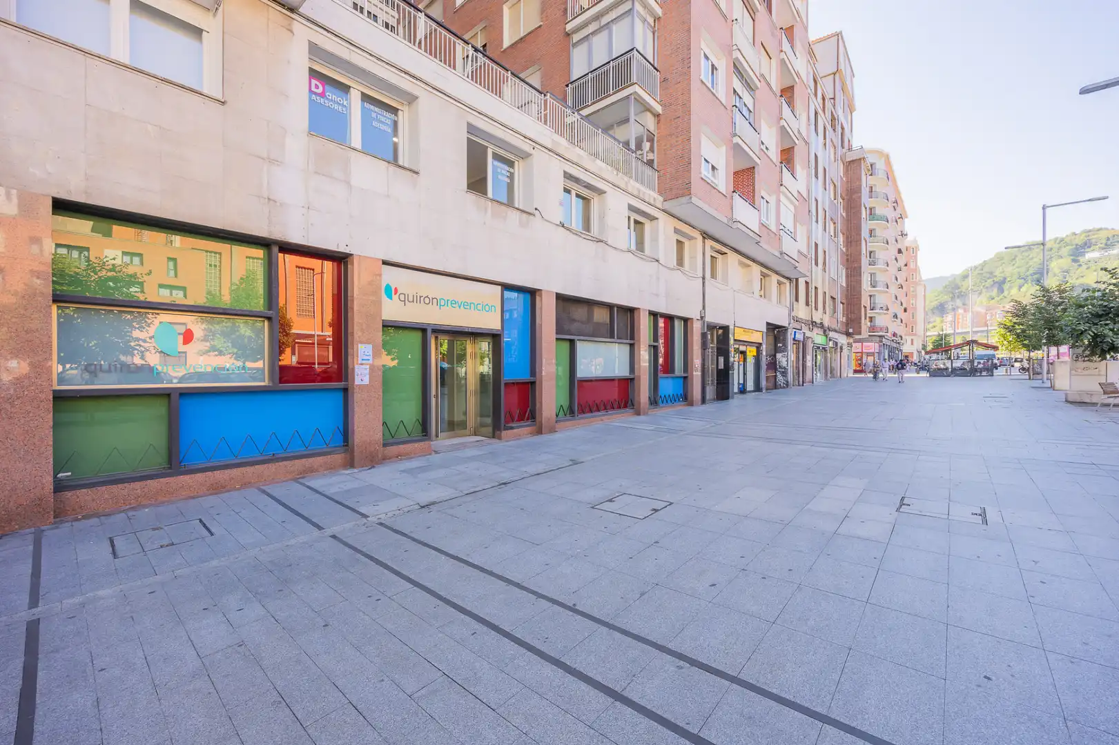 Vista exterior de Local de lloguer en Bilbao  amb Aire condicionat