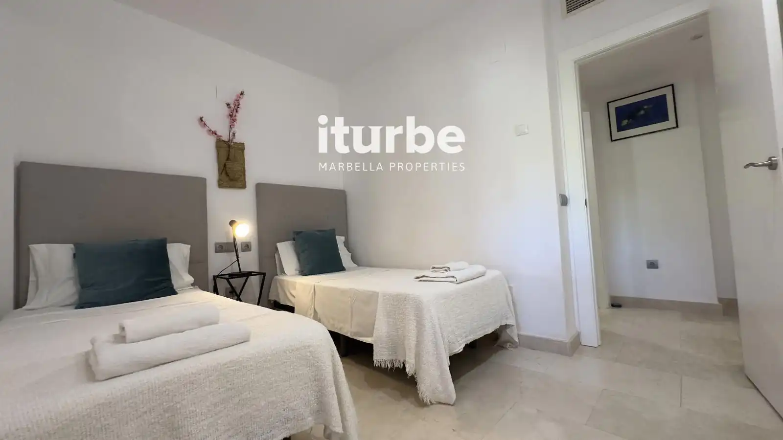Bedroom of Flat for rent in Benahavís  with Air Conditioner, Terrace and Swimming Pool
