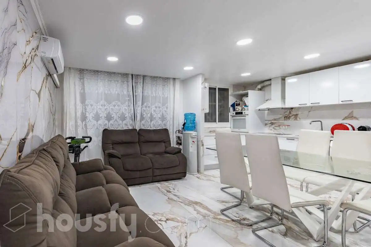 Sala de estar de Planta baja en venta en Badia del Vallès, Barcelona