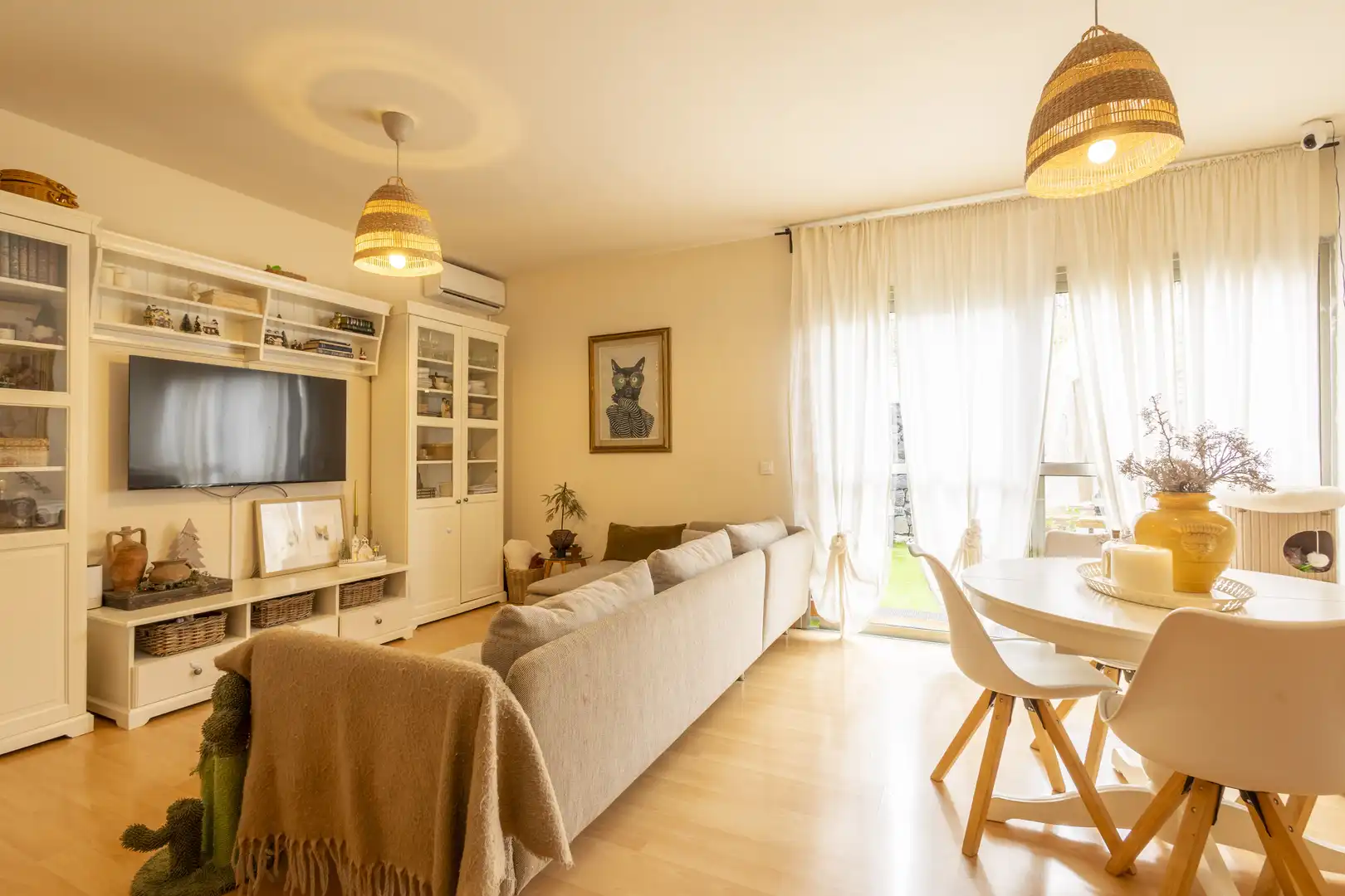 Sala d'estar de Casa adosada en venda en La Matanza de Acentejo amb Aire condicionat, Jardí privat i Terrassa