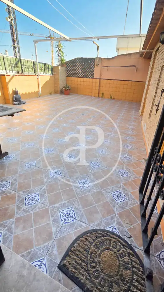 Vista exterior de Ático en venta en Picassent con Aire acondicionado, Calefacción y Jardín privado