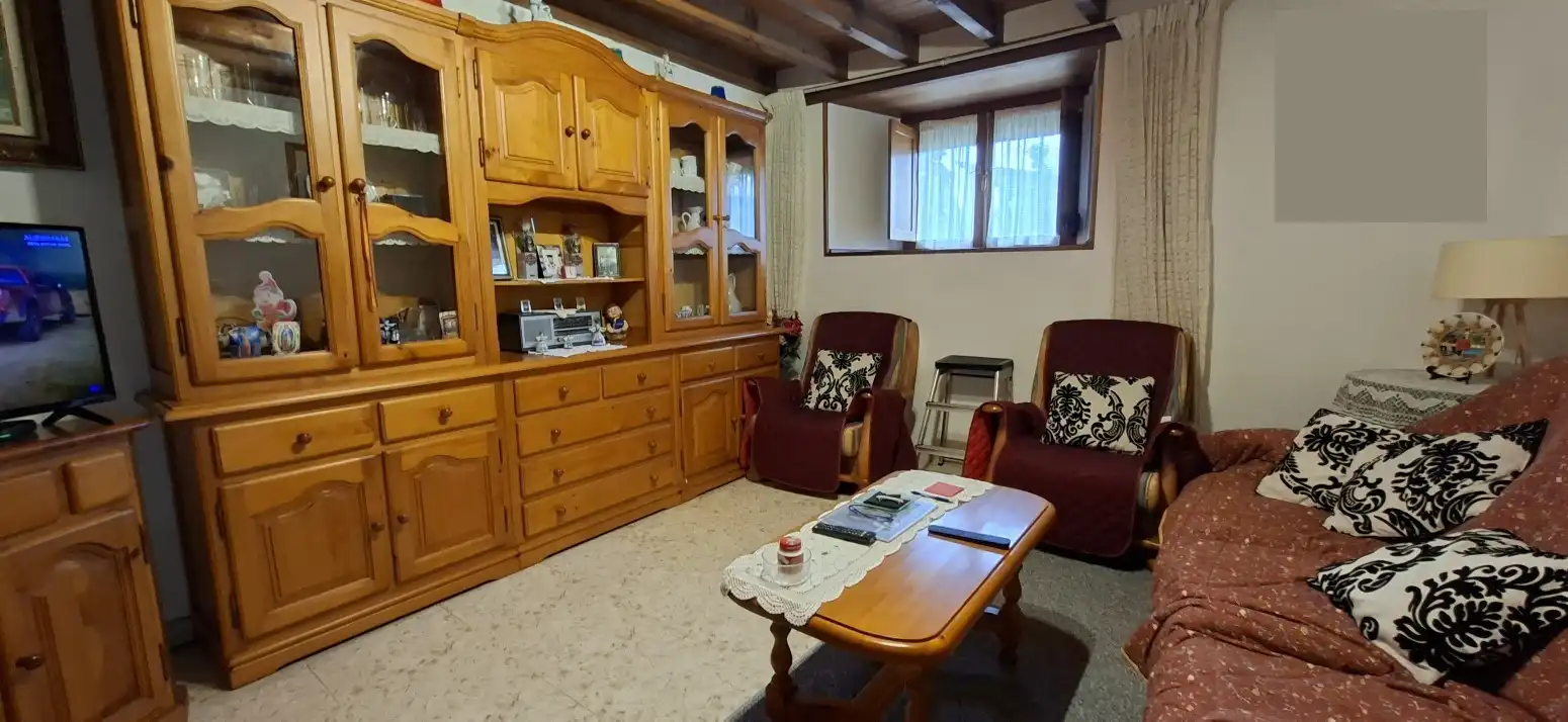 Sala d'estar de Casa o xalet en venda en Herrerías amb Jardí privat, Parquet i Traster