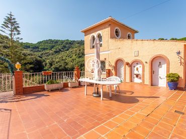 Casa con piscina in vendita a Calella