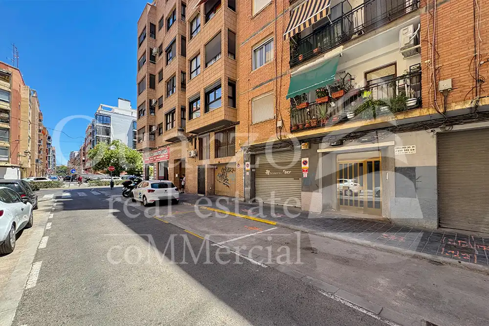 Vista exterior de Local en venda en Valencia