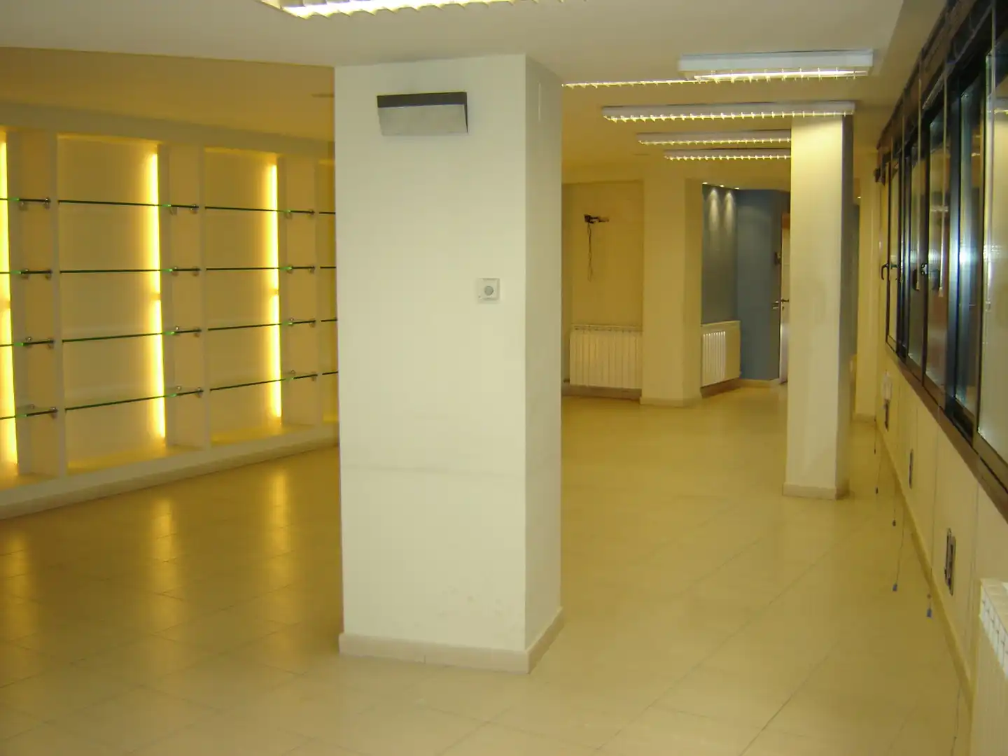 Oficina de alquiler en La Bisbal d'Empordà con Aire acondicionado y Calefacción