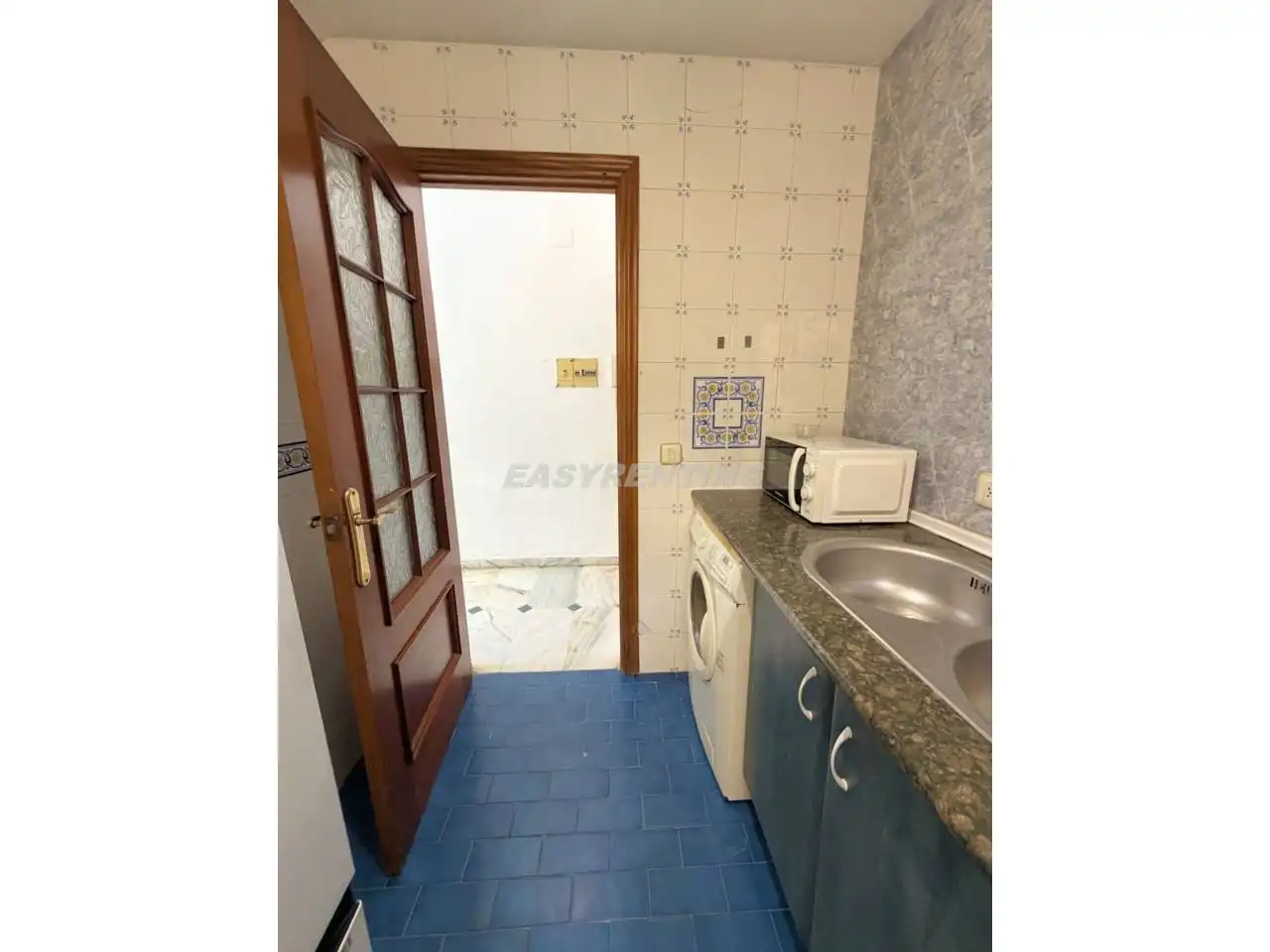 Cuina de Apartament en venda en La Línea de la Concepción amb Terrassa, Traster i Moblat