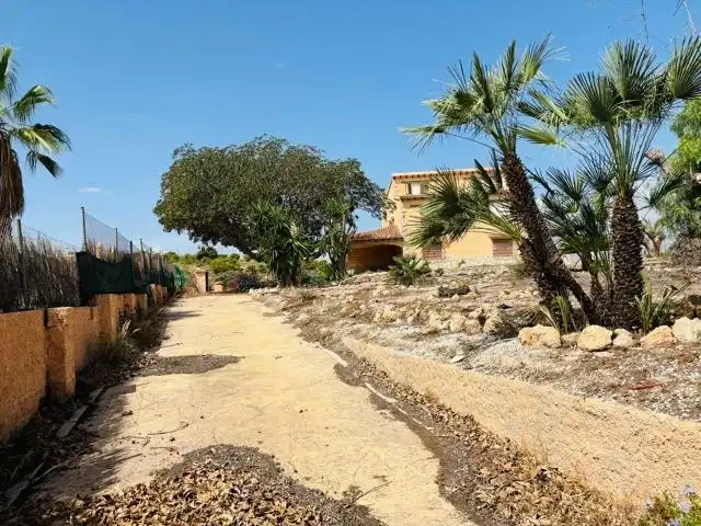 Chalet con piscina en venta en Partidas de Alicante, imagen 4