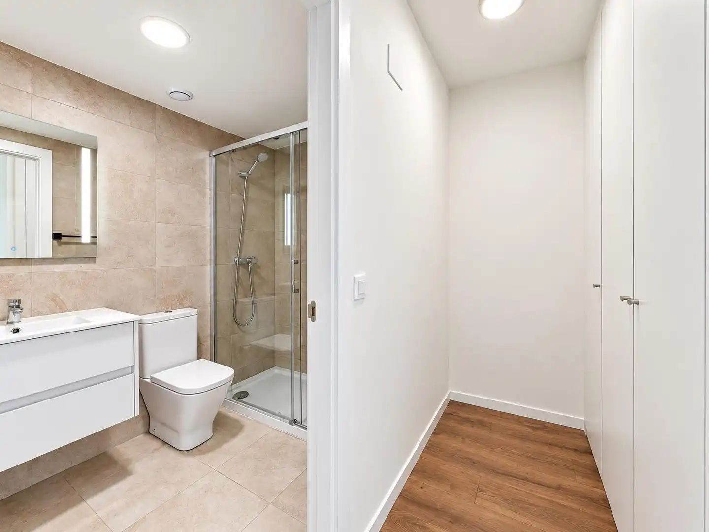 Badezimmer von Wohnung zur Miete in Valencia mit Terrasse und Abstellraum